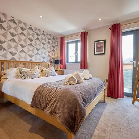 Riverside Park 4 *