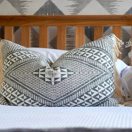 アパート Riverside Park 4 *