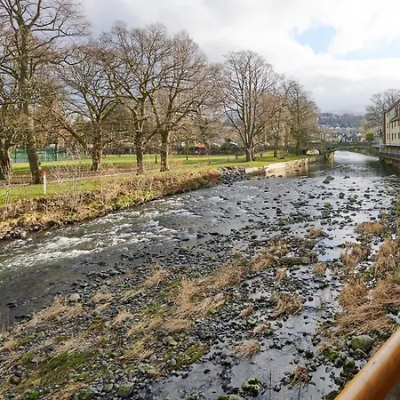 アパート Riverside Park 4 *